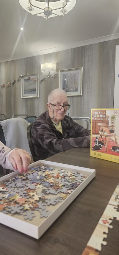 Pear Tree House Residents Shine in Jigsaw Challenge Triumph